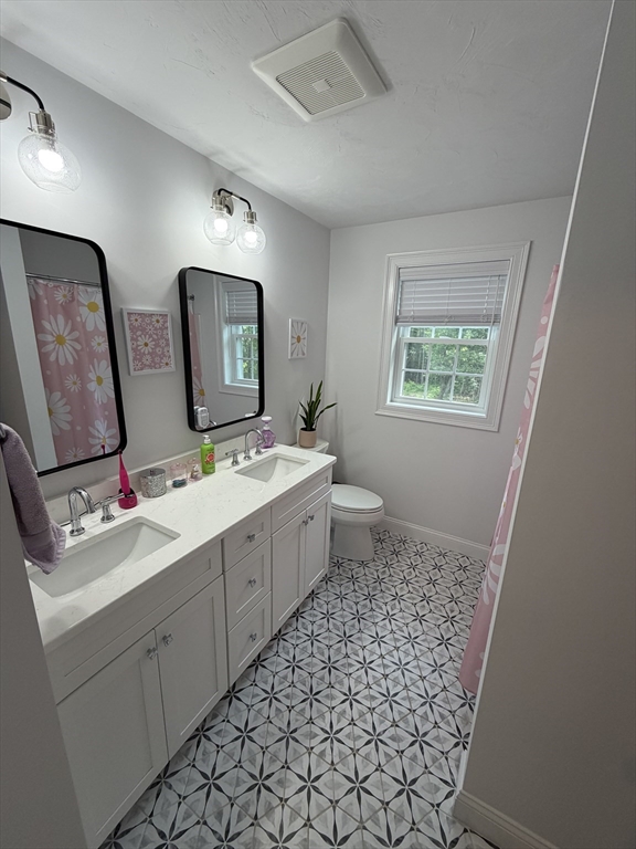 203 Albee Road Uxbridge, MA 01569 - Photo 13 of 39