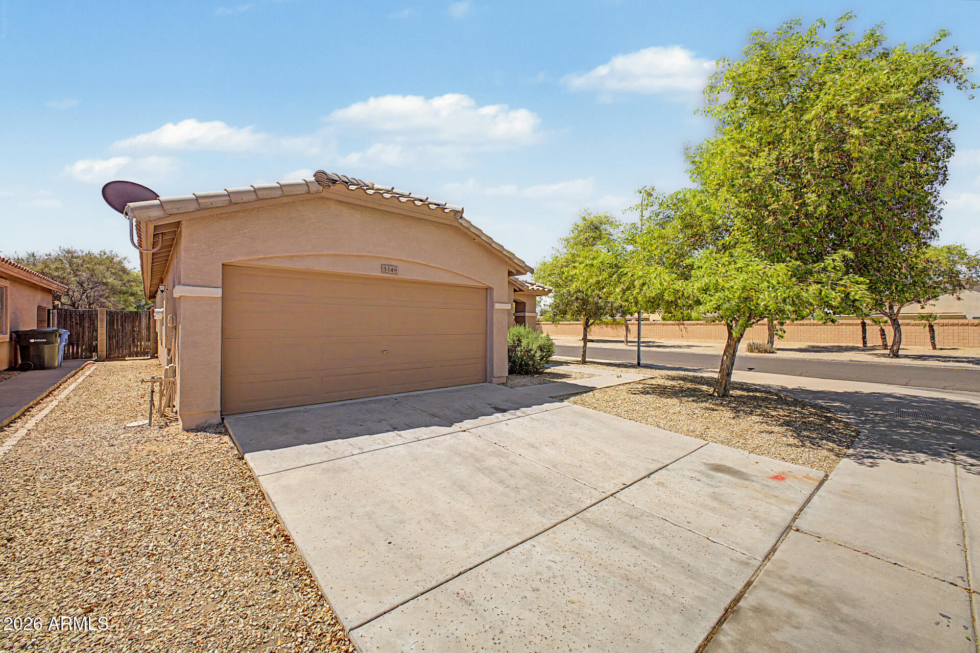 3149 West Maldonado Road Phoenix, AZ 85041 - Photo 2 of 27