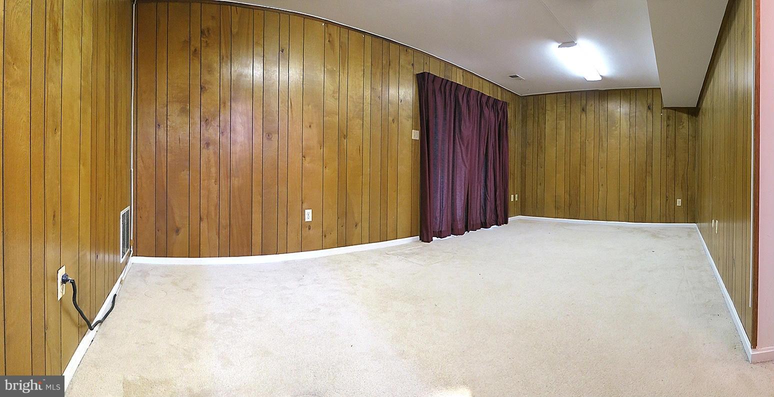 6822 Stringer Court Springfield, VA 22150 - Photo 12 of 19 Family Room