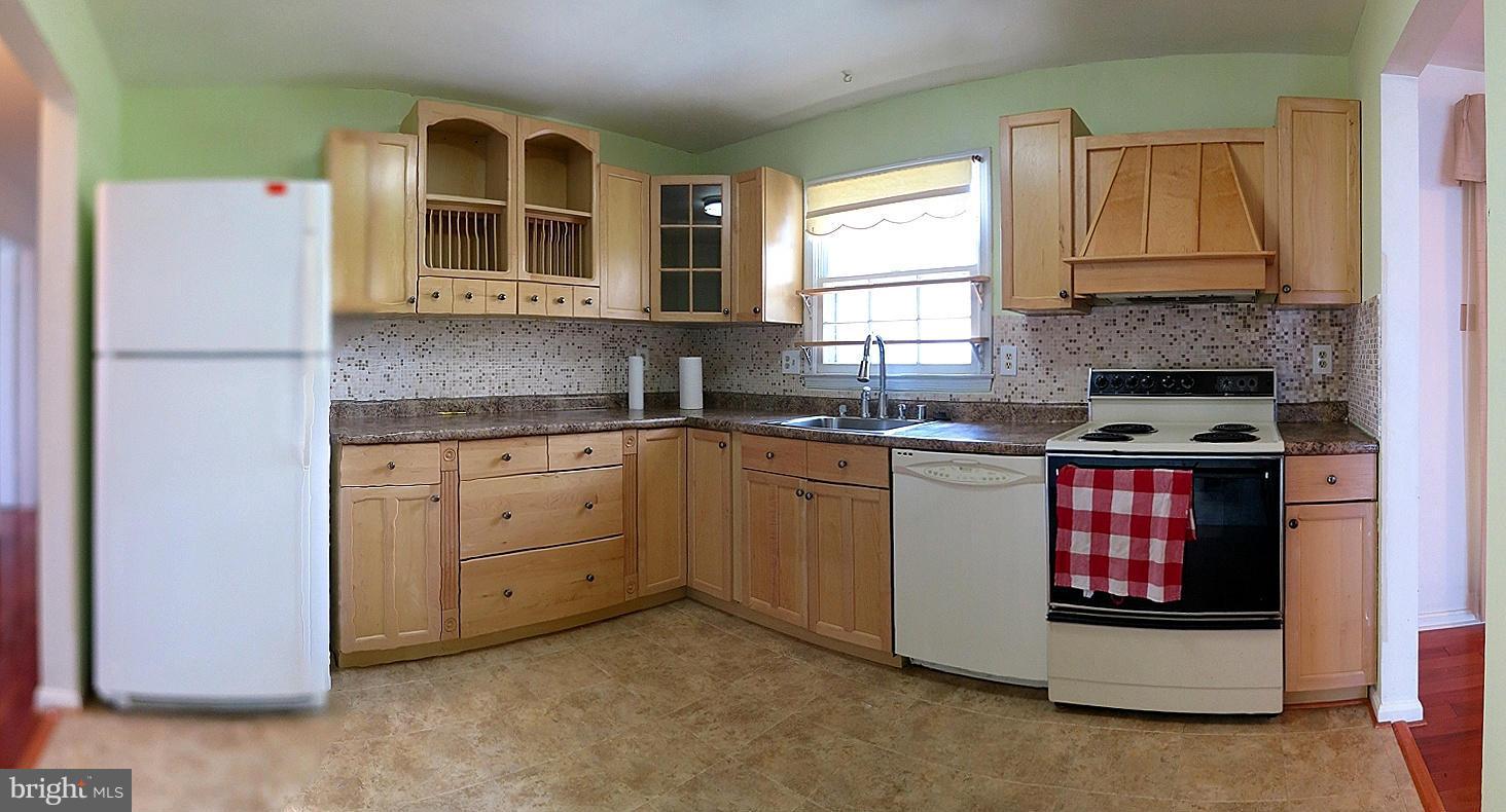 6822 Stringer Court Springfield, VA 22150 - Photo 5 of 19 Kitchen