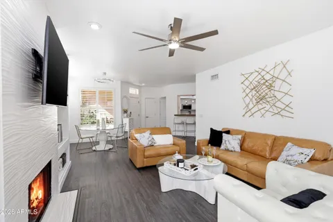 $465,000 | 1747 East Northern Avenue, Unit 140, Phoenix, AZ 85020
