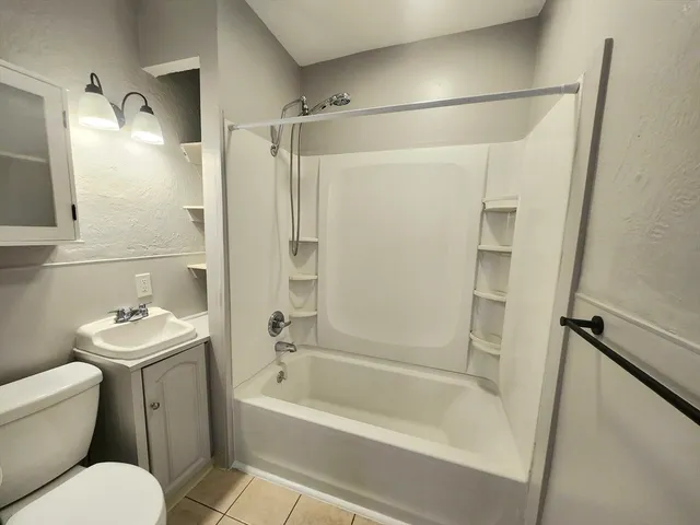 $1,900 | 153 Grattan Street, Unit 3, Chicopee, MA 01020