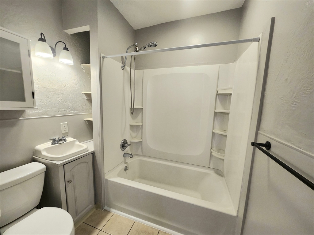 153 Grattan Street, Unit 3 Chicopee, MA 01020 - Photo 4 of 12