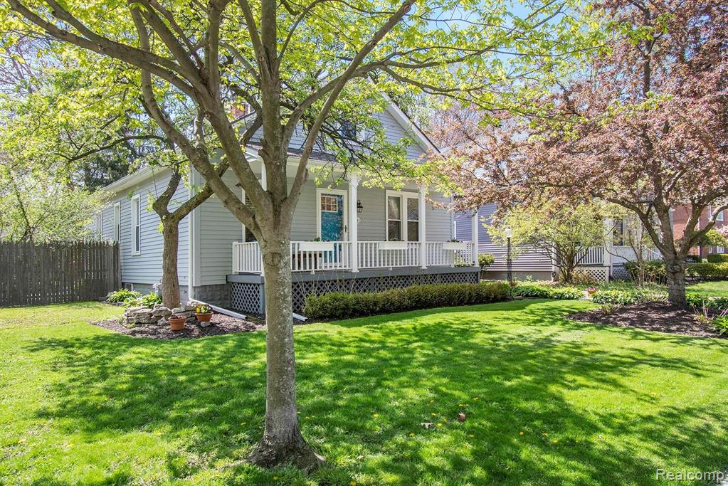 843 Neff Road Grosse Pointe, MI 48230 - Photo 3 of 30