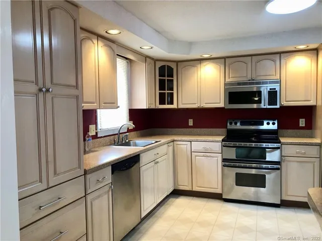 $2,800 | 49 Cheshire Drive, South Windsor, CT 06074