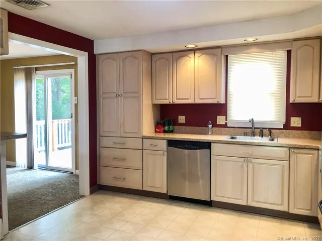 $2,800 | 49 Cheshire Drive, South Windsor, CT 06074