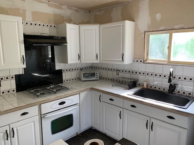 427 Ridge Road Lisbon, ME 04252 - Photo 3 of 17 427 Ridge kitchen