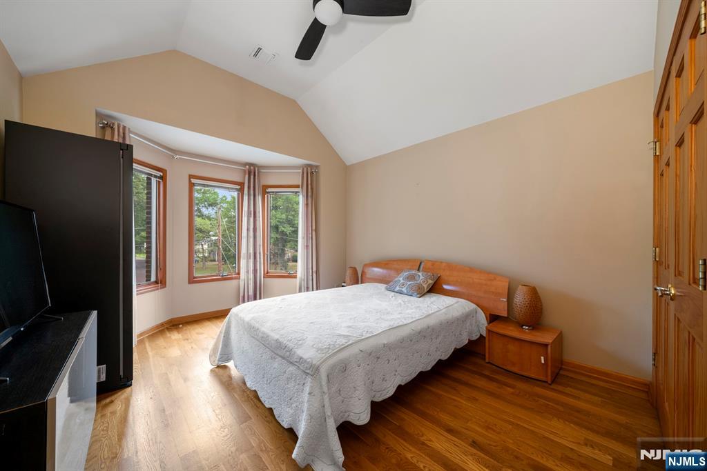 325 Cooper Place Paramus, NJ 07652 - Photo 24 of 31