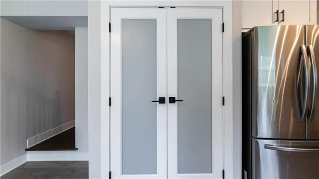 $725,000 | 10425 Mohawk Lane, Leawood, KS 66206