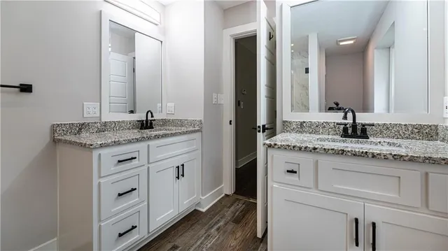 $725,000 | 10425 Mohawk Lane, Leawood, KS 66206