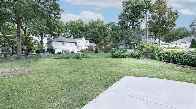 $725,000 | 10425 Mohawk Lane, Leawood, KS 66206