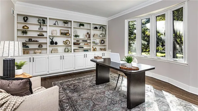 $725,000 | 10425 Mohawk Lane, Leawood, KS 66206