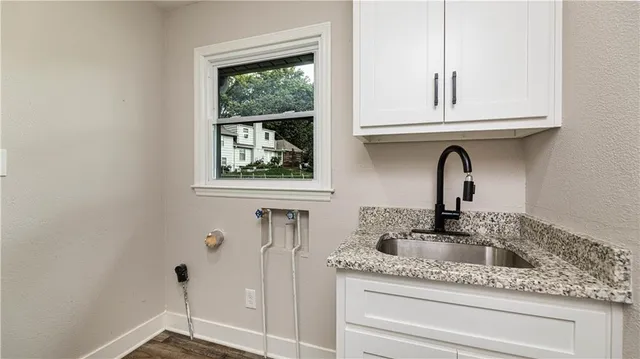 $725,000 | 10425 Mohawk Lane, Leawood, KS 66206