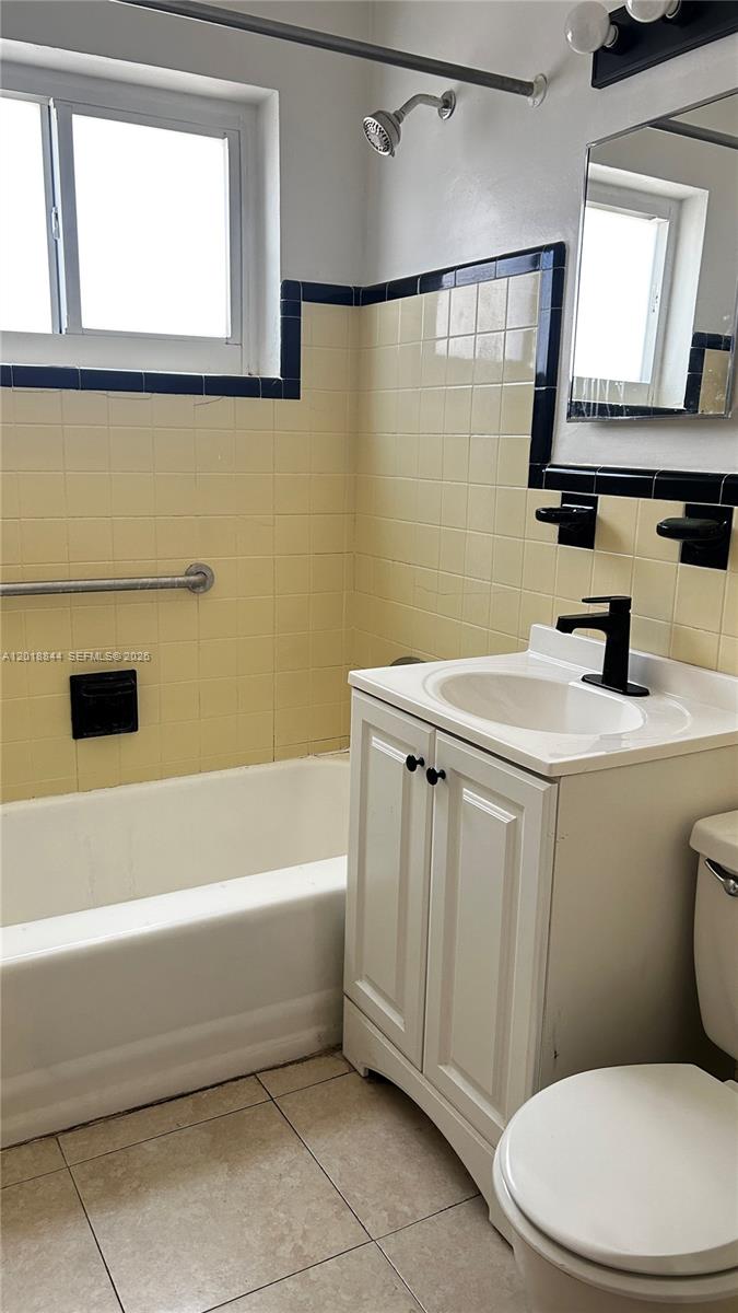 831 Southwest 11th Street, Unit B Miami, FL 33130 - Photo 5 of 9