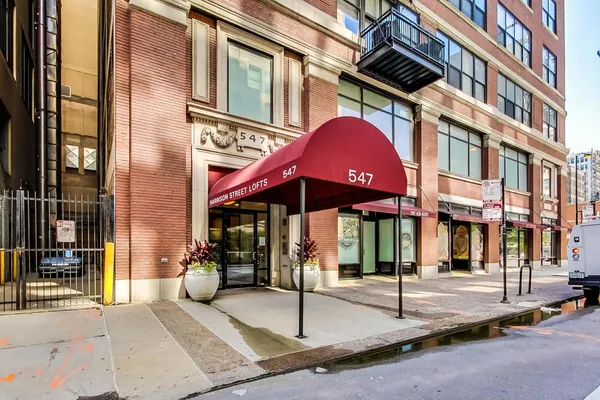 $840,000 | 547 South Clark Street, Unit 1403, Chicago, IL 60605