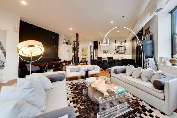 $840,000 | 547 South Clark Street, Unit 1403, Chicago, IL 60605