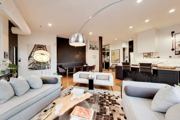 $840,000 | 547 South Clark Street, Unit 1403, Chicago, IL 60605