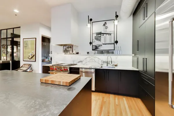 $840,000 | 547 South Clark Street, Unit 1403, Chicago, IL 60605