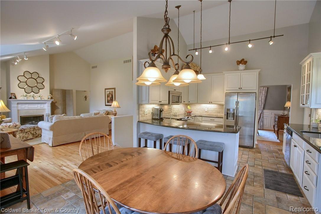 3278 Brighton Road Howell, MI 48843 - Photo 9 of 43 12 Breakfast-Nook-2nd-View.jpg