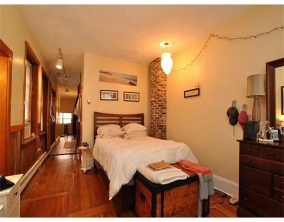 $2,850 | 33 Charter Street, Unit 1, Boston, MA 02113