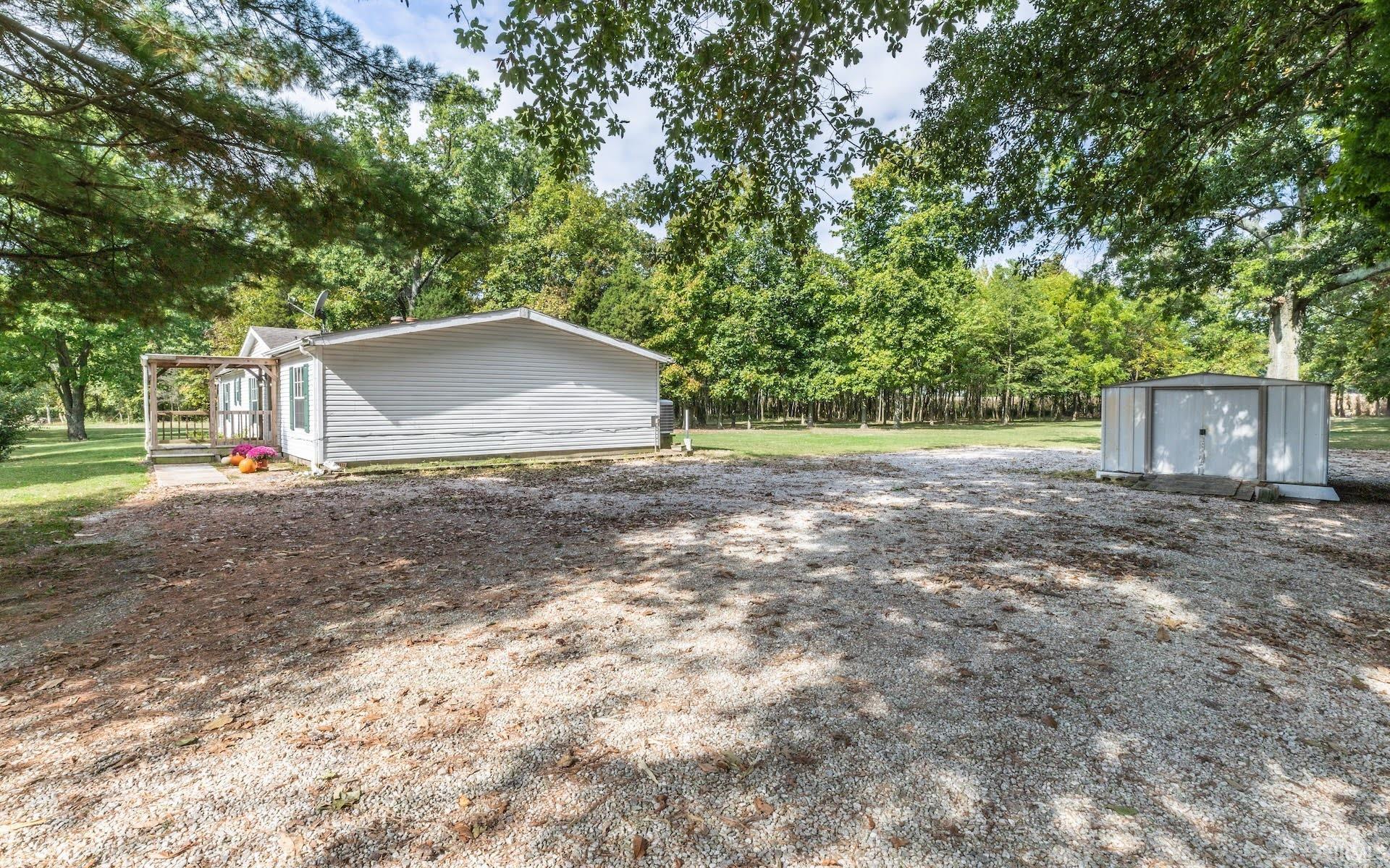 643 Lee Road New Harmony, IN 47631 - Photo 3 of 36 Gallery Image 3