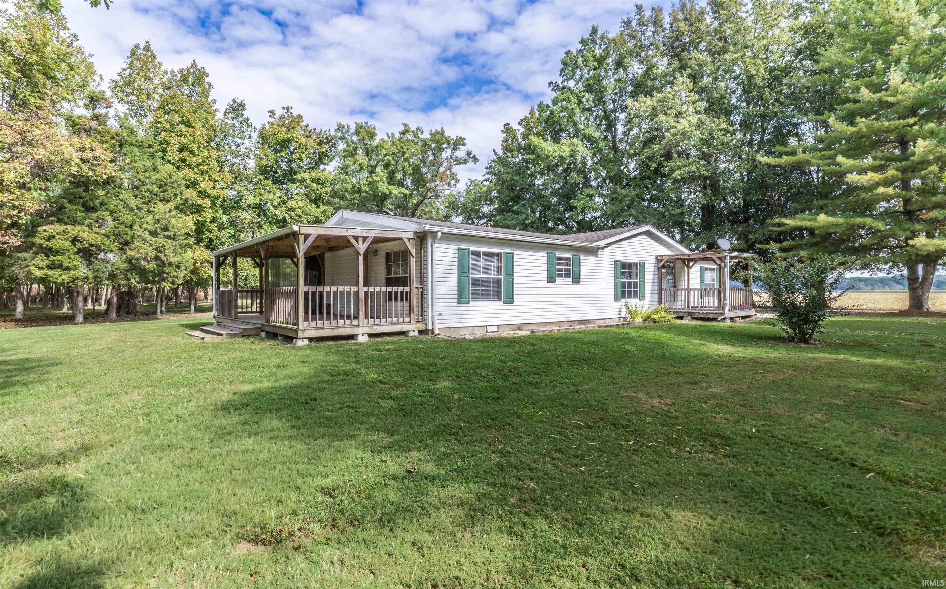 643 Lee Road New Harmony, IN 47631 - Photo 4 of 36 Gallery Image 4