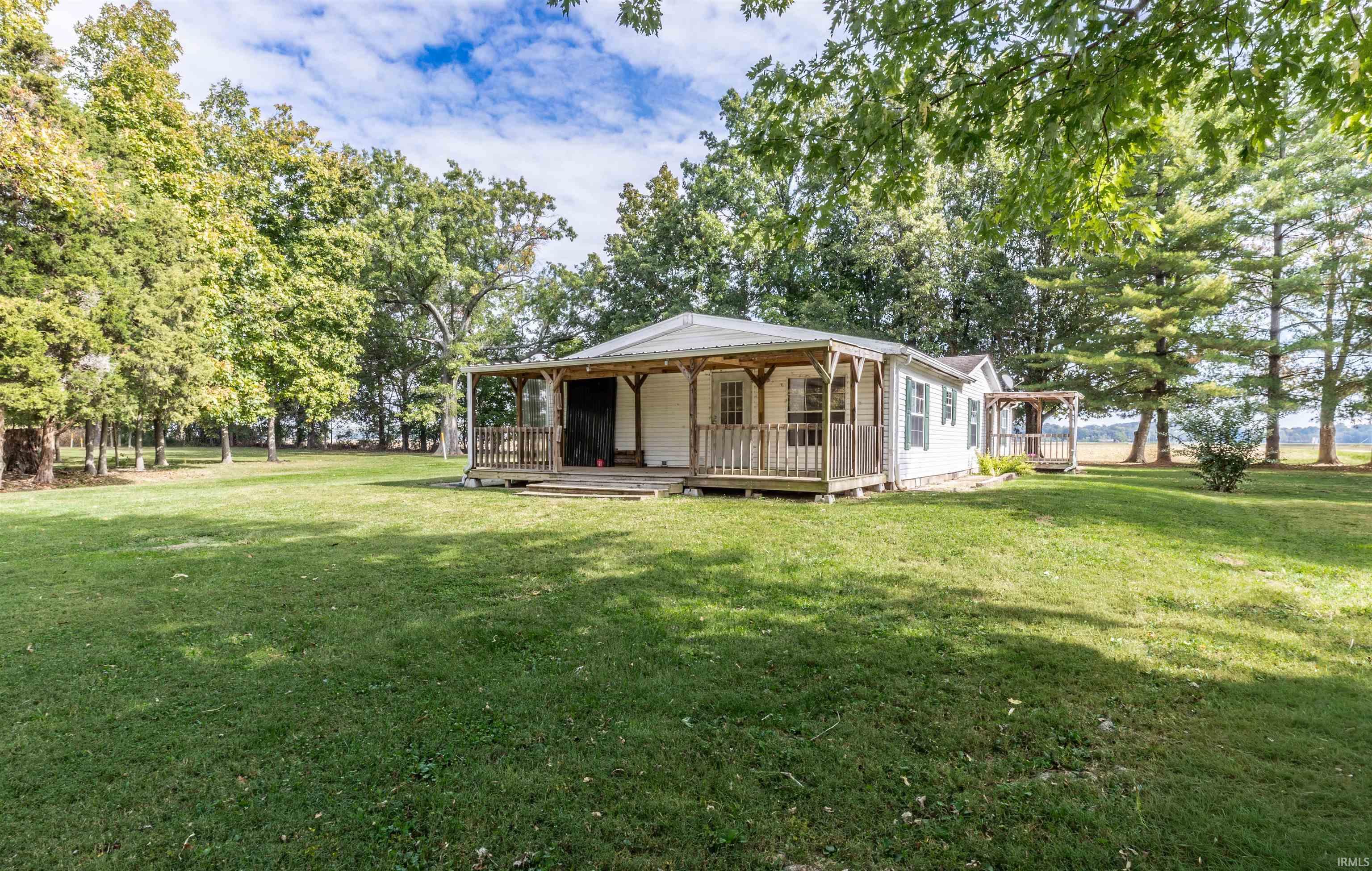 643 Lee Road New Harmony, IN 47631 - Photo 5 of 36 Gallery Image 5