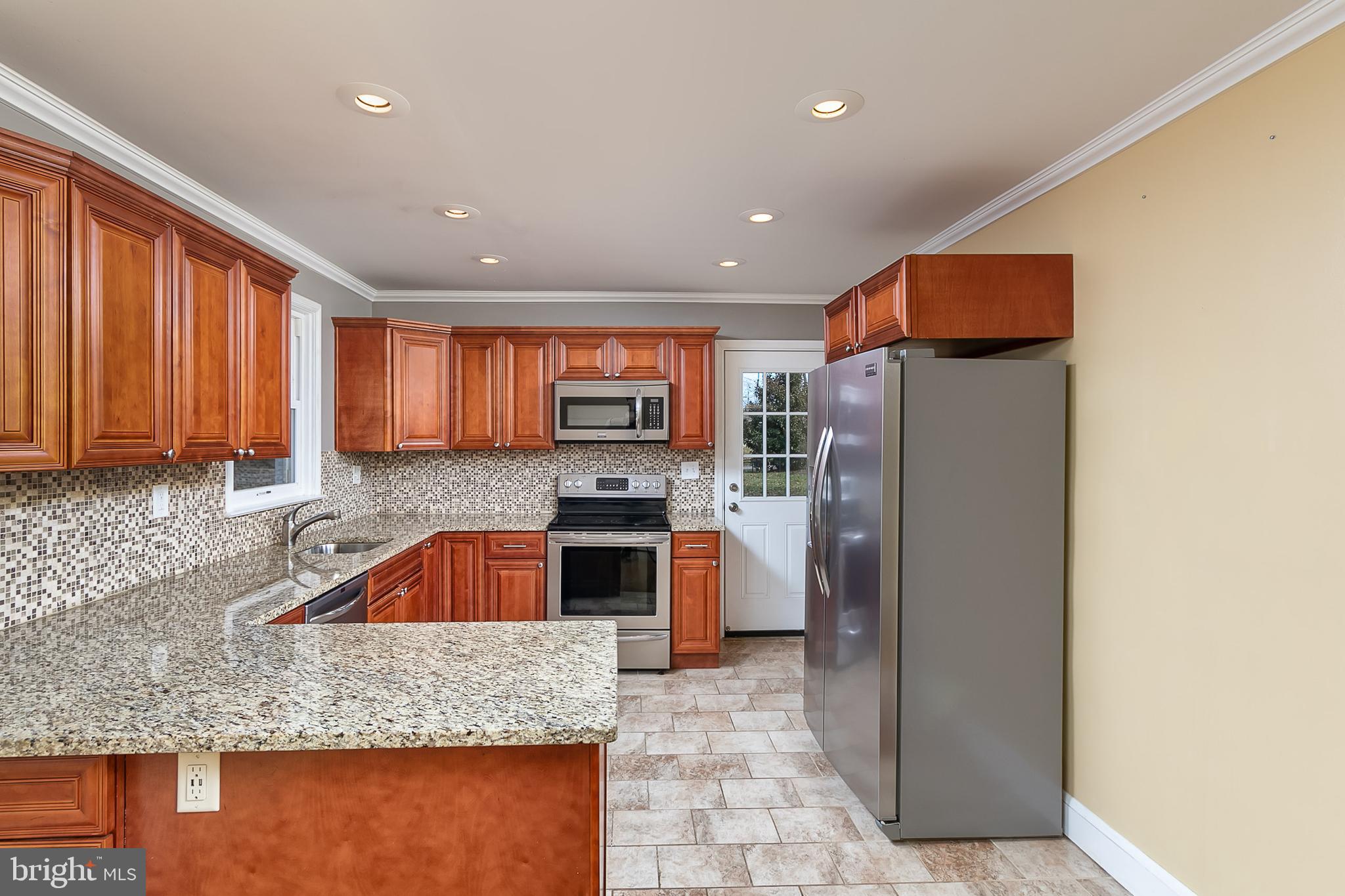6704 Canongate Road Baltimore, MD 21239 - Photo 12 of 36