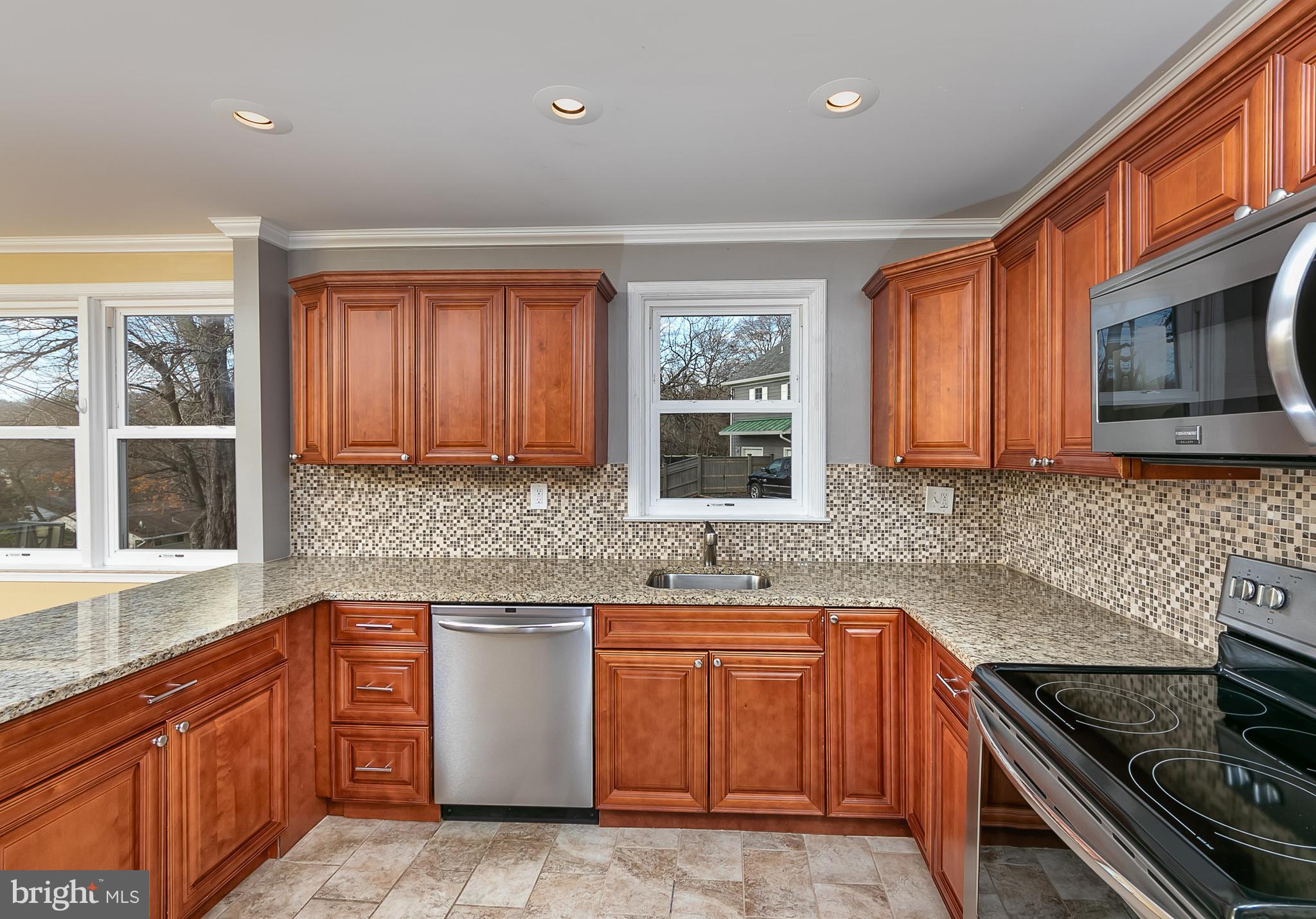 6704 Canongate Road Baltimore, MD 21239 - Photo 14 of 36