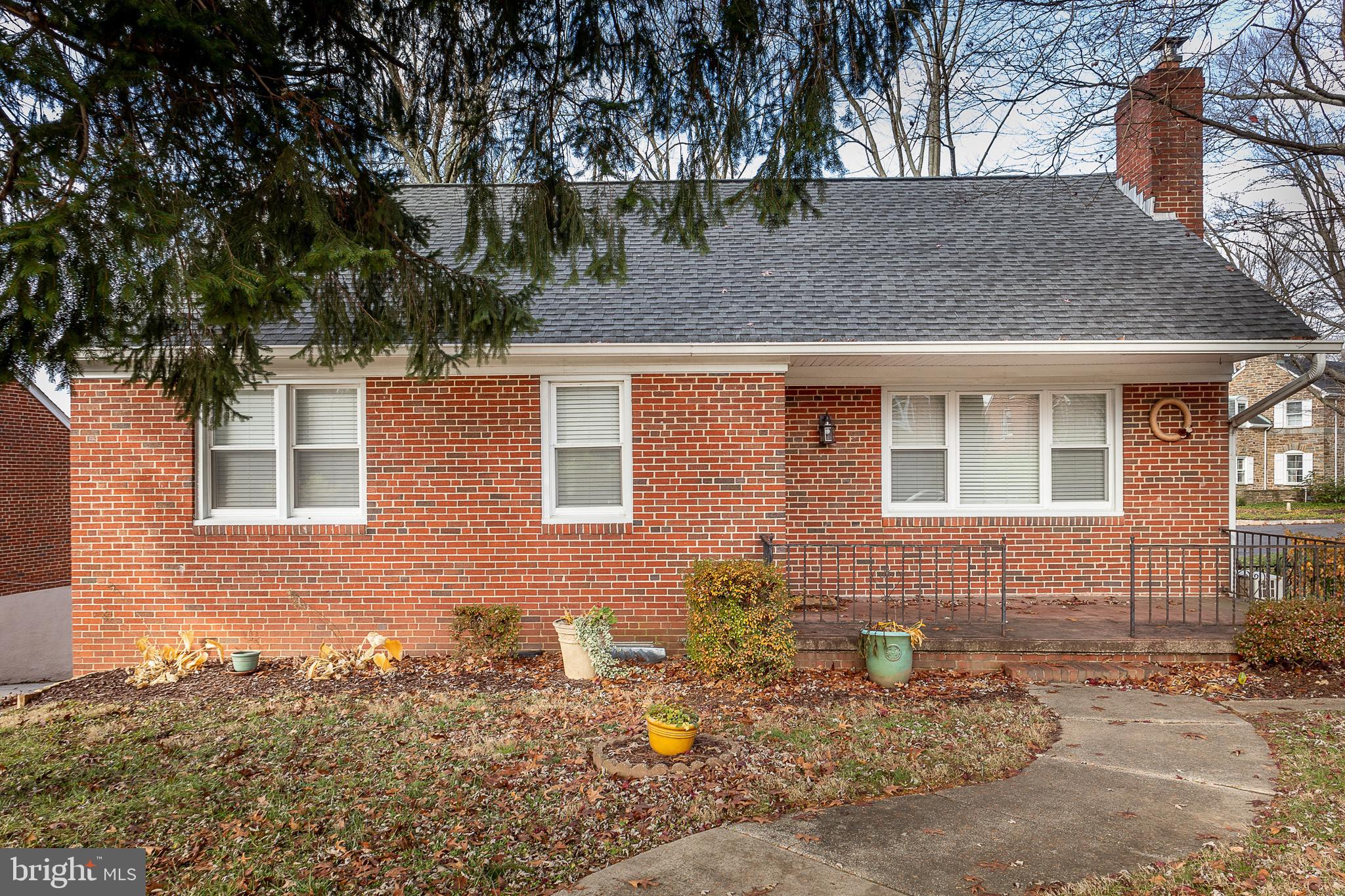 6704 Canongate Road Baltimore, MD 21239 - Photo 4 of 36