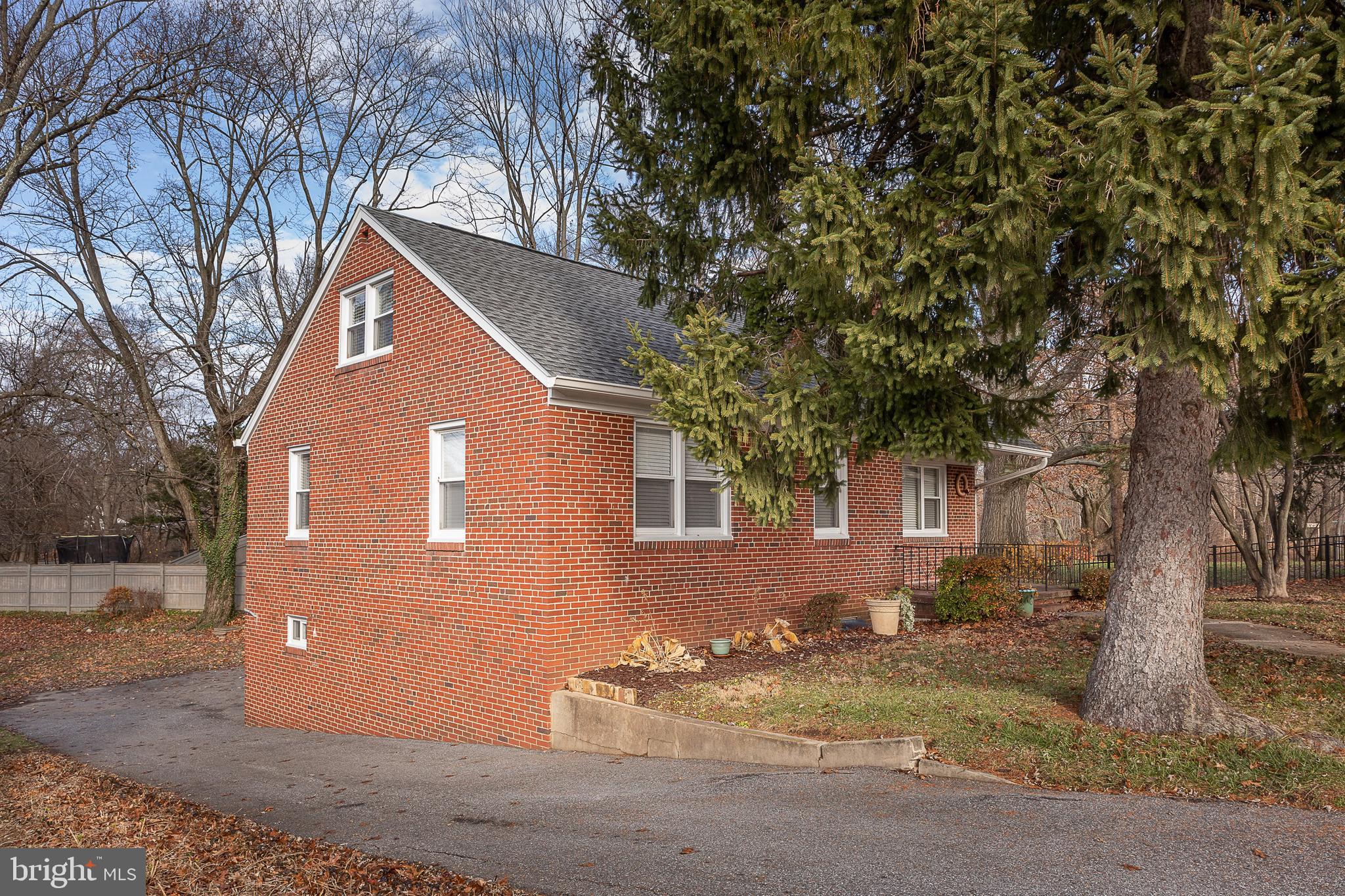 6704 Canongate Road Baltimore, MD 21239 - Photo 5 of 36
