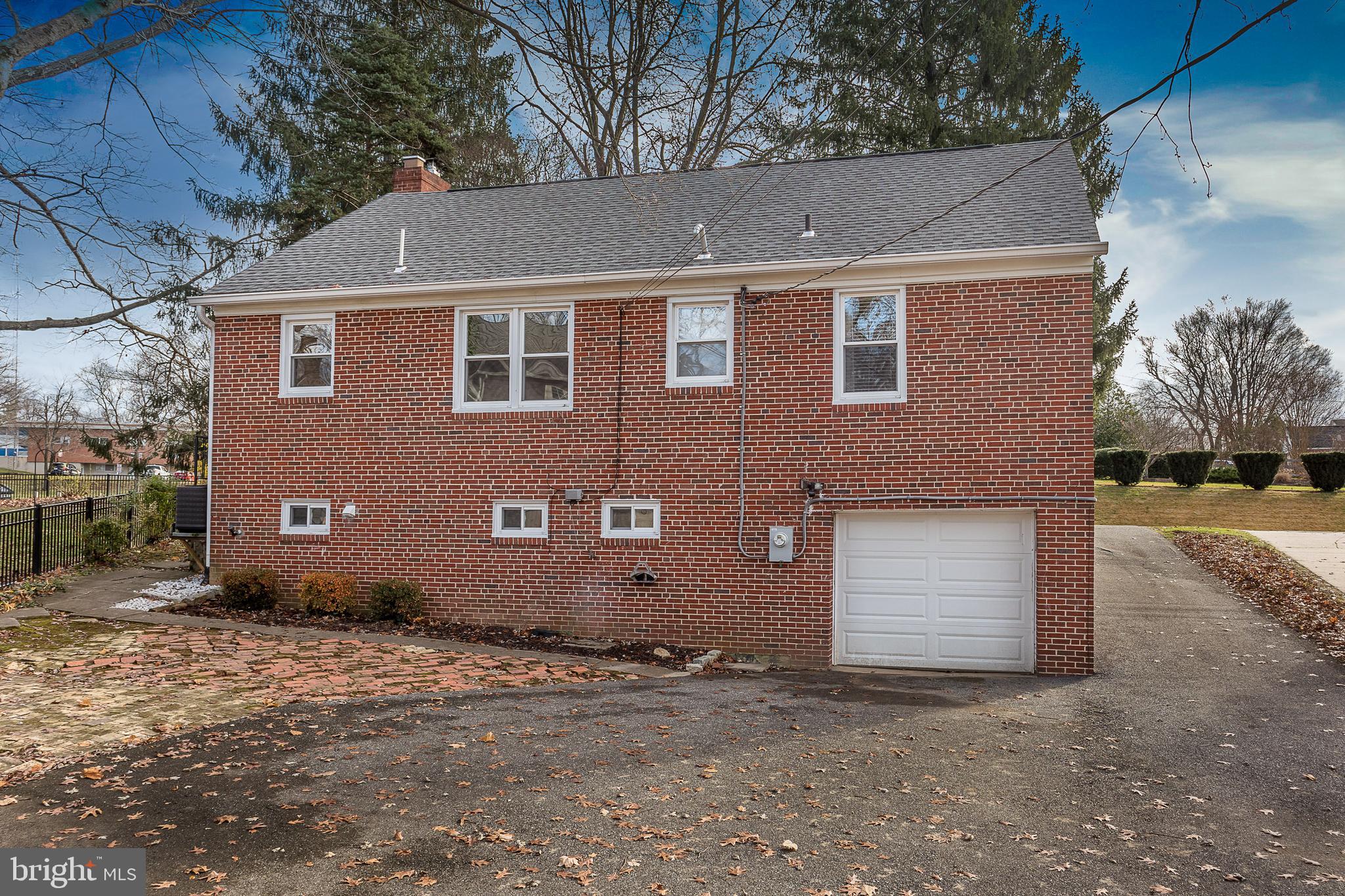 6704 Canongate Road Baltimore, MD 21239 - Photo 7 of 36