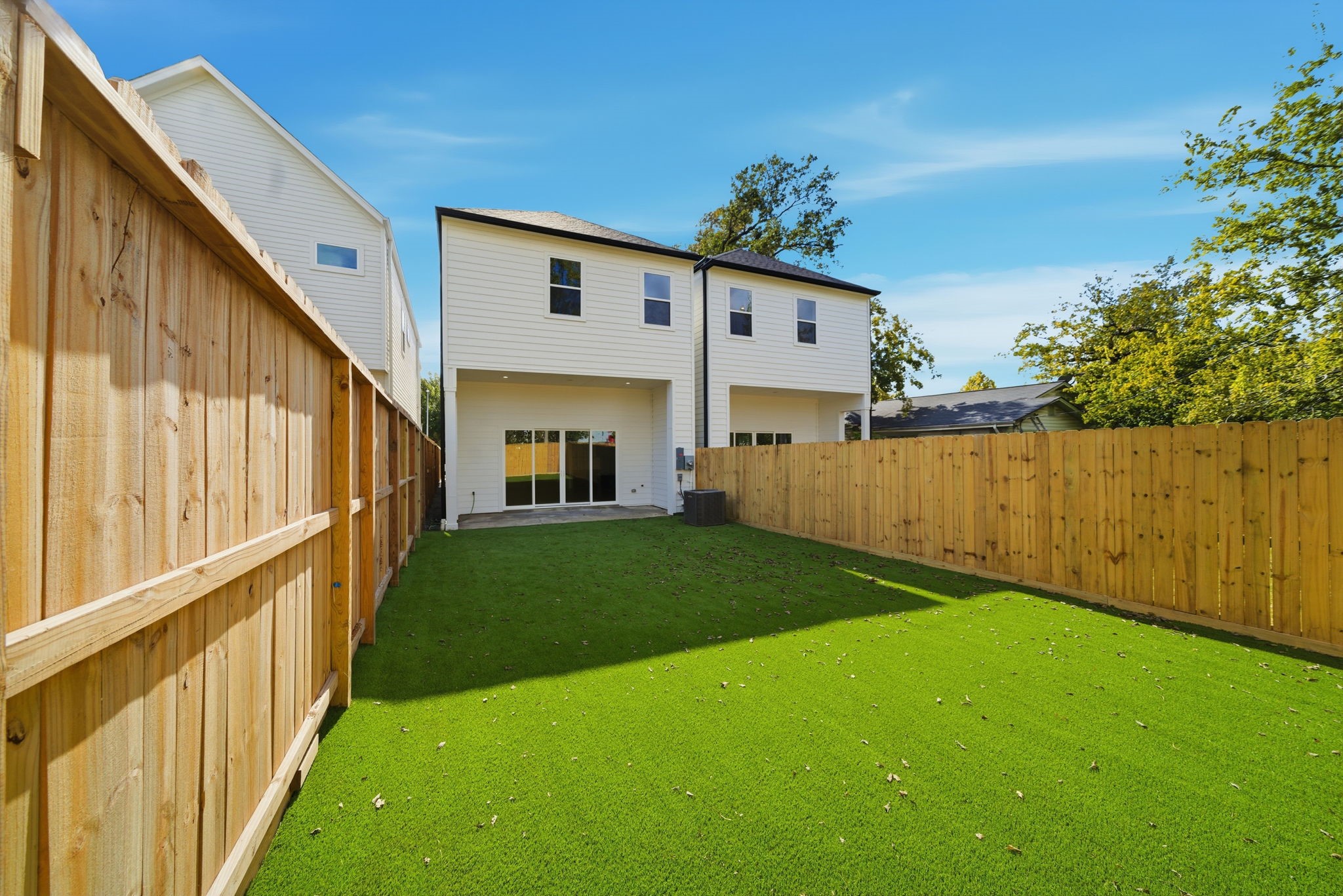 1227 Prince Street Houston, TX 77008 - Photo 34 of 35 a view of a back yard of the house