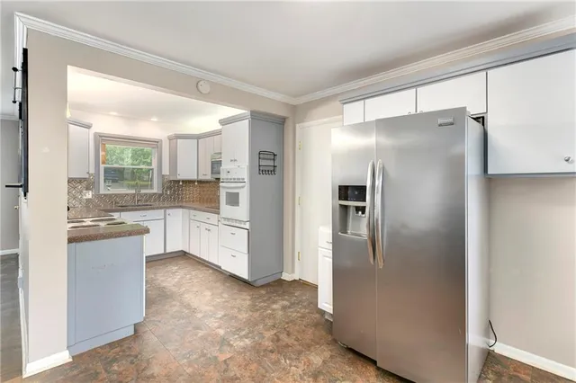 $299,900 | 9503 Grandview Drive, Overland Park, KS 66212