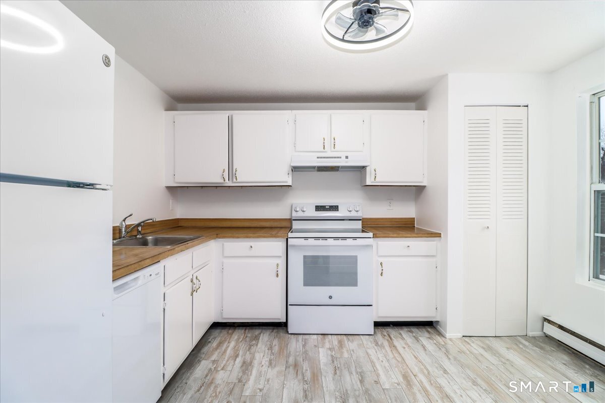 40 Heather Ridge Shelton, CT 06484 - Photo 10 of 28