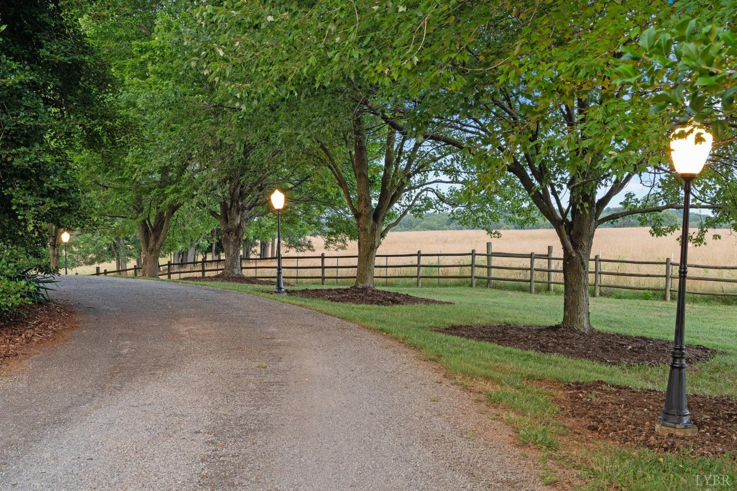 3375 Bellevue Road Forest, VA 24551 - Photo 3 of 52 Gallery Image 3
