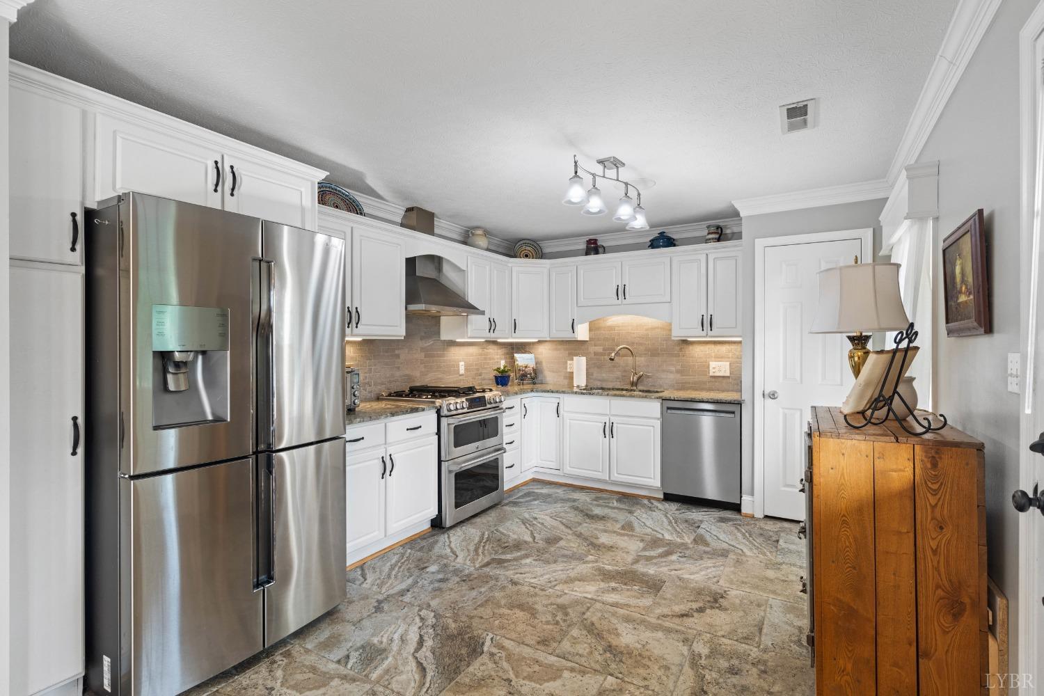 3375 Bellevue Road Forest, VA 24551 - Photo 7 of 52 Gallery Image 7