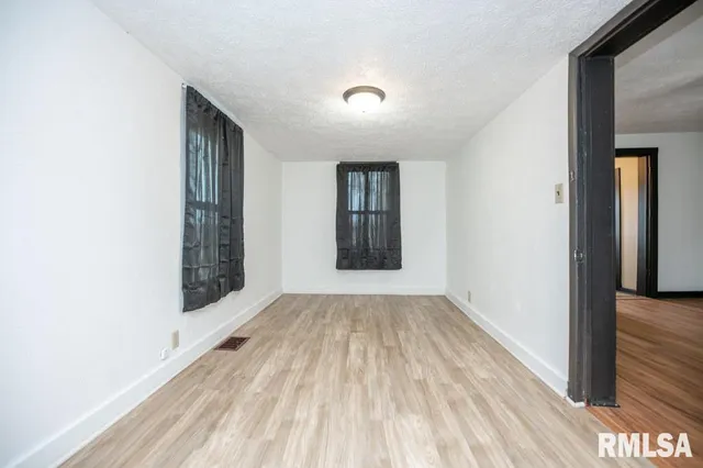 $79,900 | 307 5th Street, South Pekin, IL 61564