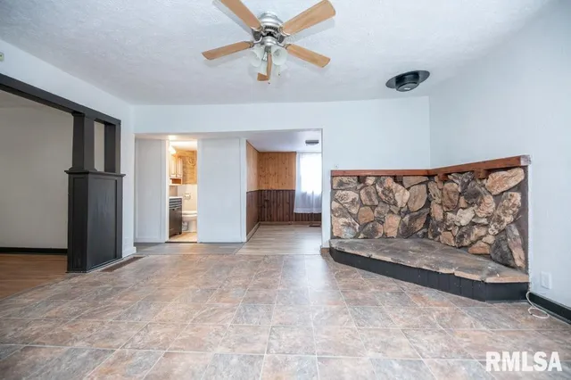 $79,900 | 307 5th Street, South Pekin, IL 61564