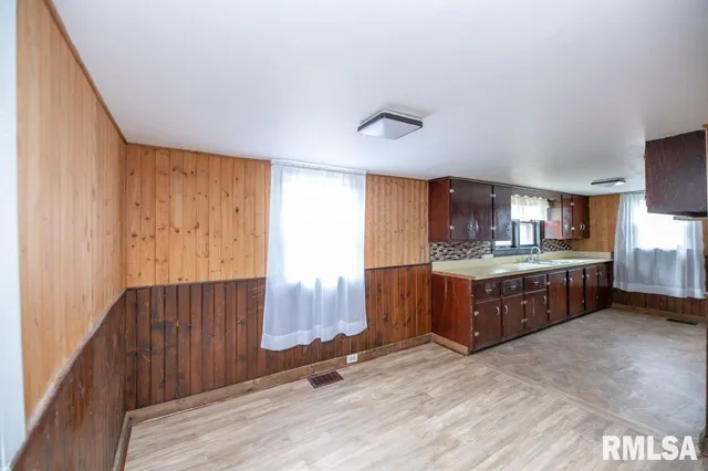 $79,900 | 307 5th Street, South Pekin, IL 61564