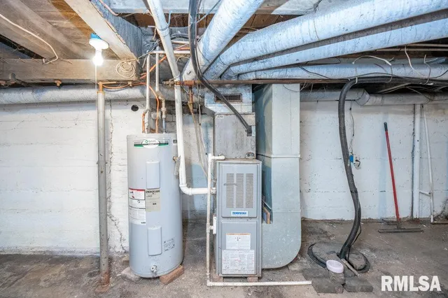 $79,900 | 307 5th Street, South Pekin, IL 61564