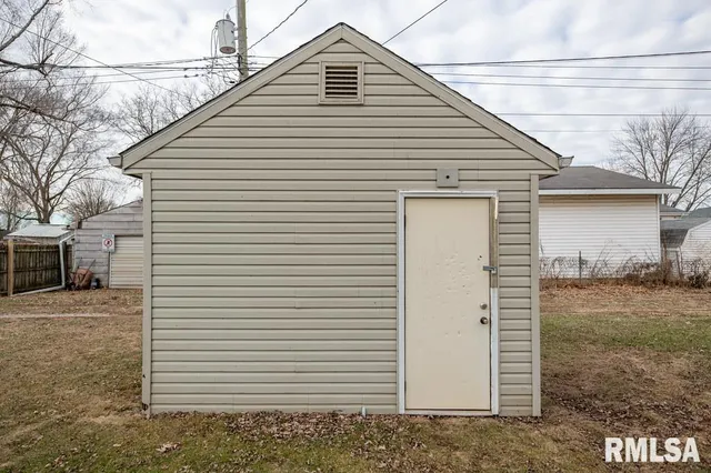 $79,900 | 307 5th Street, South Pekin, IL 61564