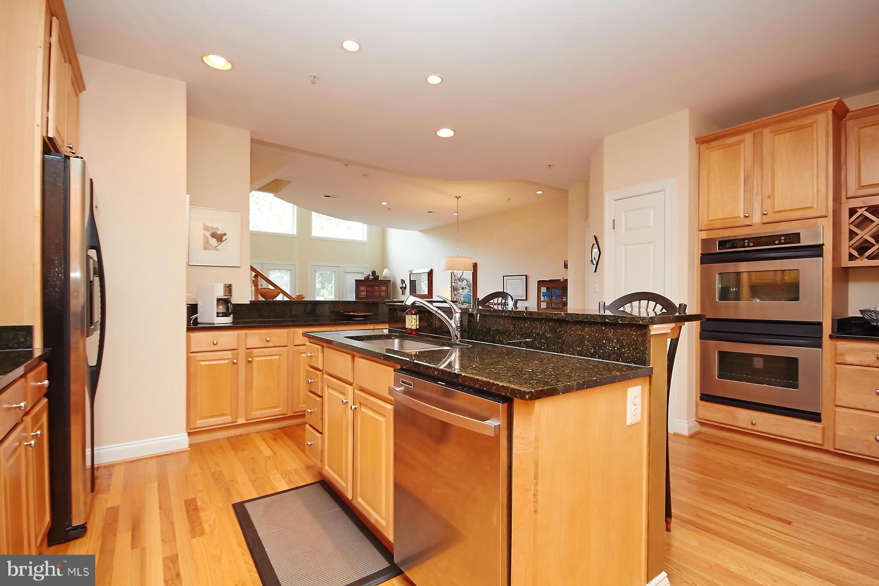 2078 Beacon Heights Drive Reston, VA 20191 - Photo 13 of 30 Kitchen