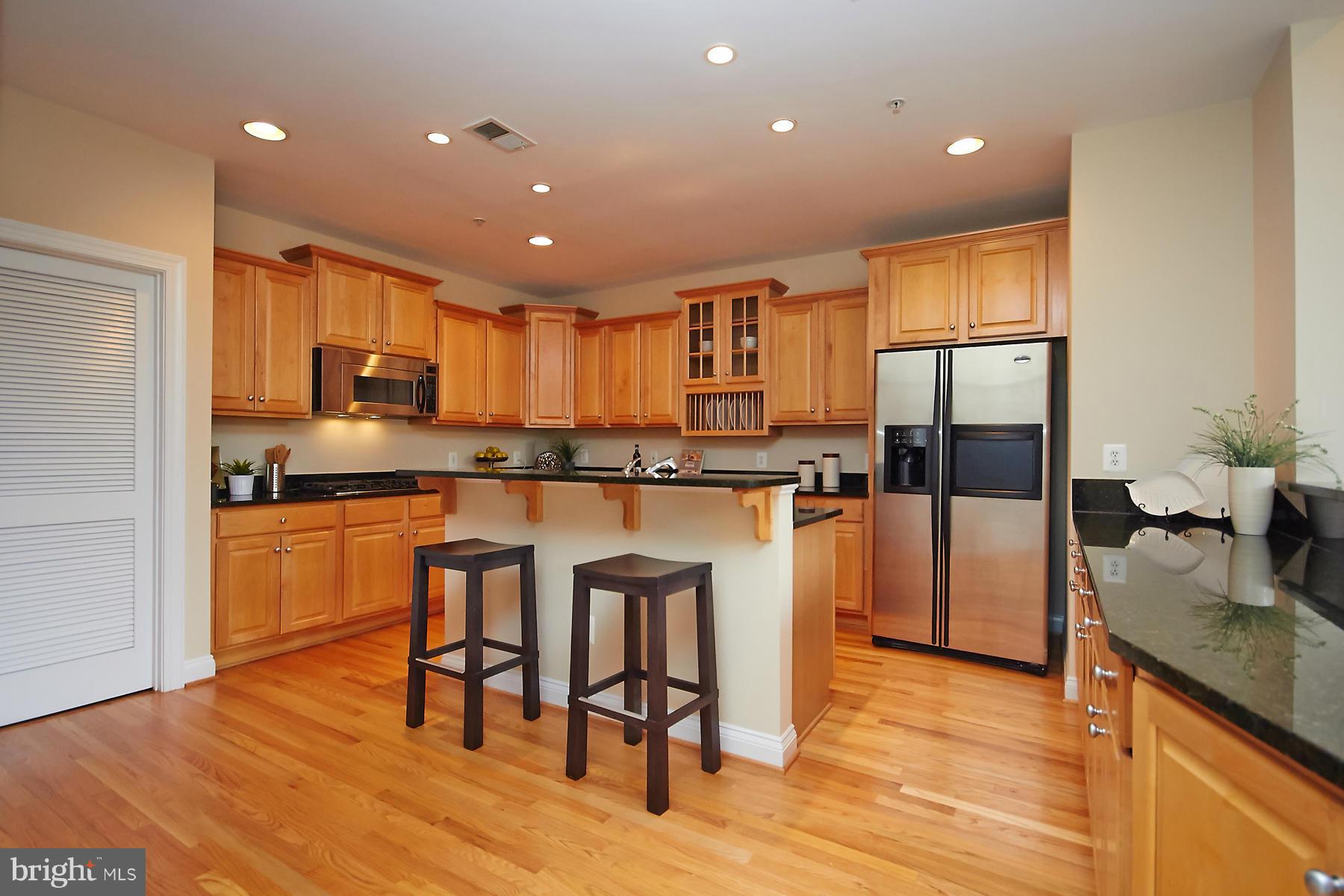 2078 Beacon Heights Drive Reston, VA 20191 - Photo 10 of 30 Kitchen