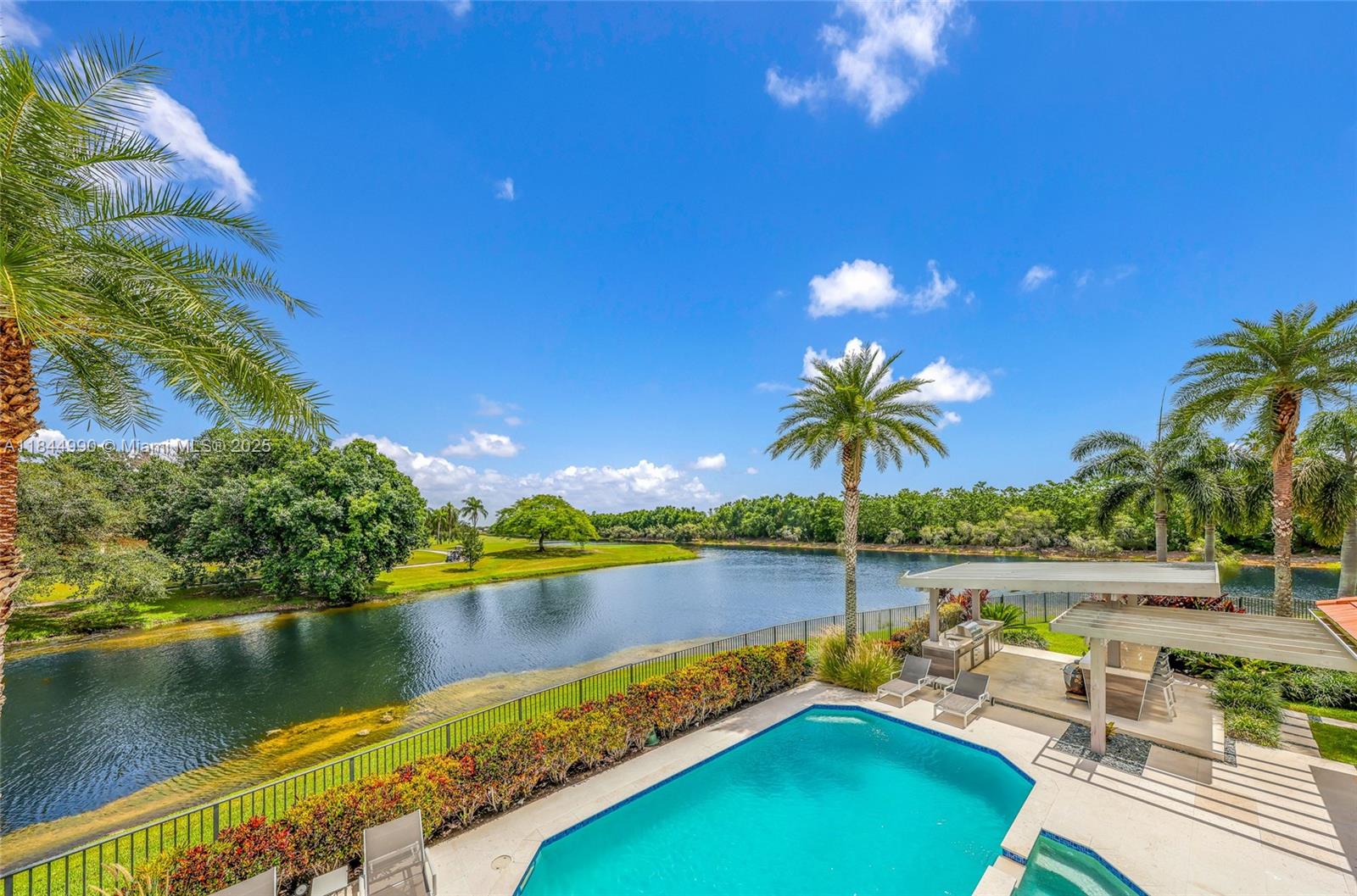 3272 Muirfield Weston, FL 33332 - Photo 5 of 90