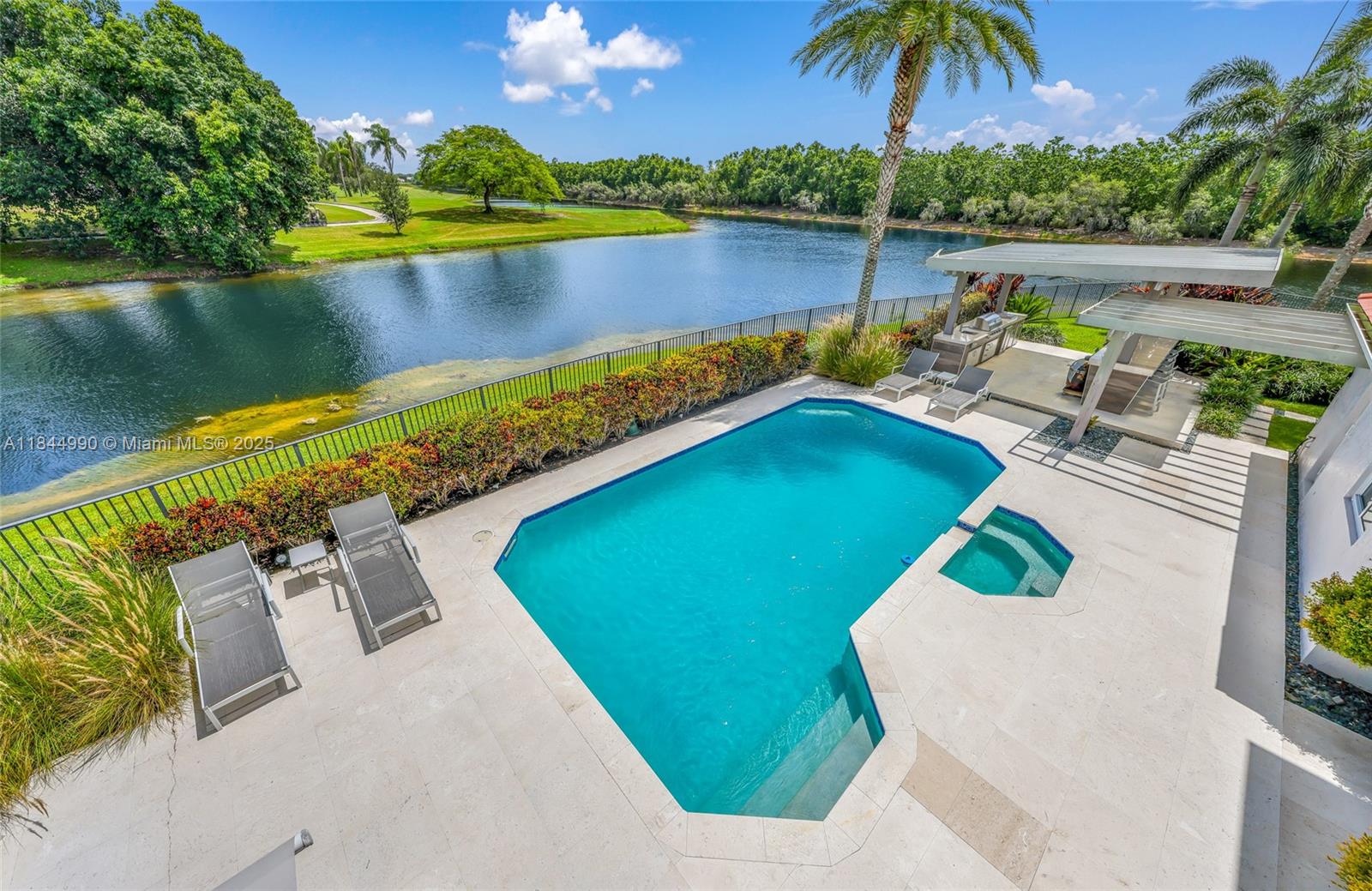 3272 Muirfield Weston, FL 33332 - Photo 6 of 90