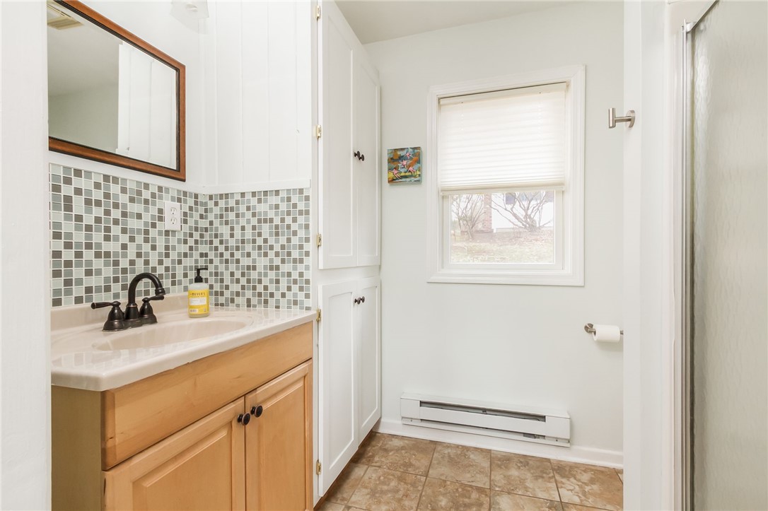 30 Nettlecreek Road Perinton, NY 14450 - Photo 21 of 36 First floor full bath