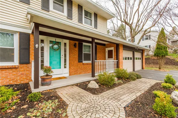 $499,900 | 30 Nettlecreek Road, Perinton, NY 14450