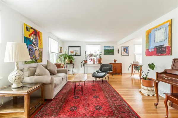 $499,900 | 30 Nettlecreek Road, Perinton, NY 14450