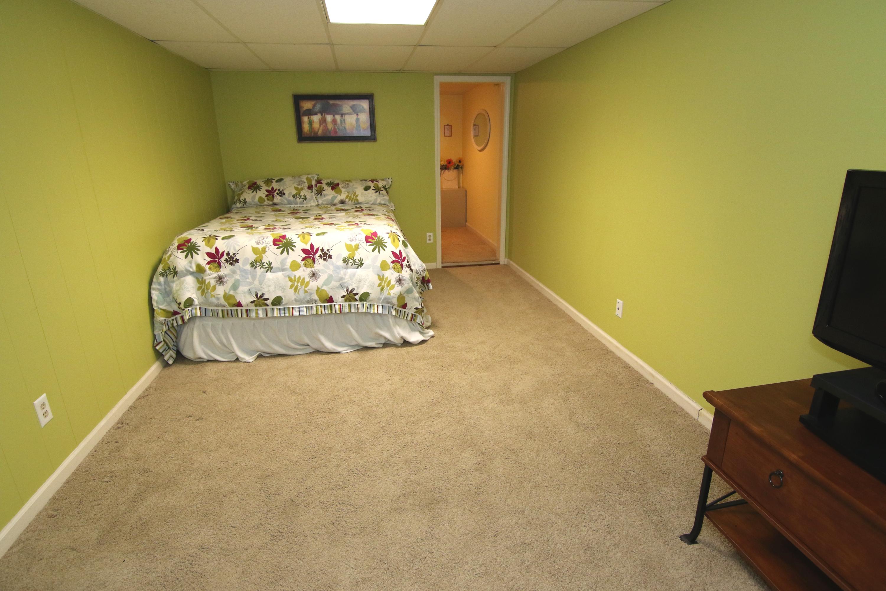 213 Green Road Knoxville, TN 37920 - Photo 22 of 33 Down Bed B